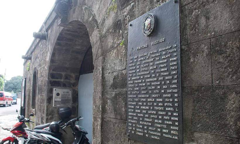 Pintong Postigo marker at the Postigo Gate in Intramuros, Manila.
