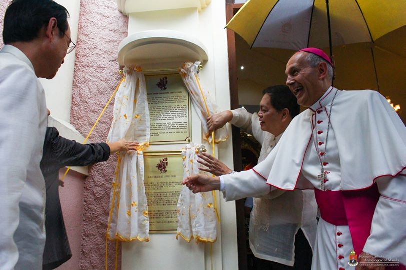 TWO BRONZE TAKAUAMA MARKERS AT PLM CHAPEL