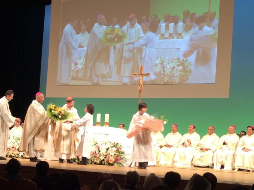 Cardinal Tagle Celebrating 400th Takayama Memorial Mass in Kobe
